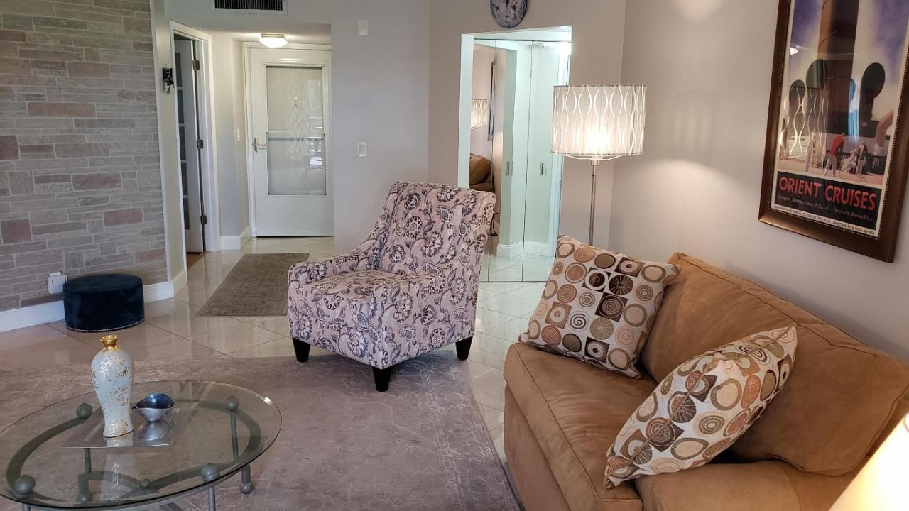 3755 Via Poinciana, Unit 304, Lake Worth, FL 33467 Photo