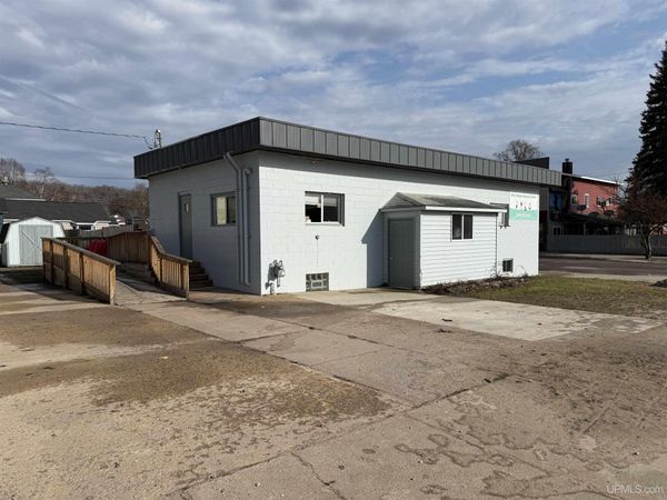 201 W Superior Street, Munising, MI 49862