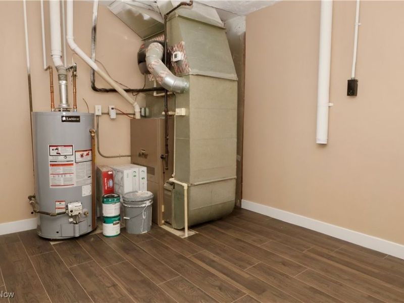 4440 E Lake Road, Sheffield Lake, OH 44054 Photo 24