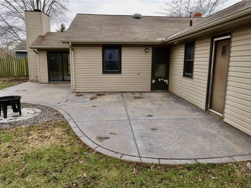 4440 E Lake Road, Sheffield Lake, OH 44054 Photo 5