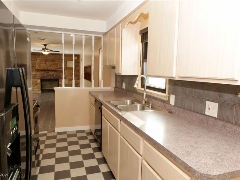 4440 E Lake Road, Sheffield Lake, OH 44054 Photo 9