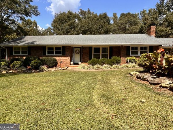 711 W Ridgeway Road, Maysville, GA 30558