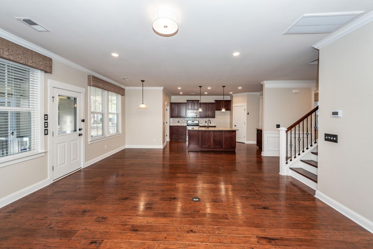 111 Hemlock Street Photo 22