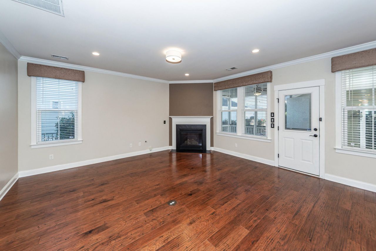 111 Hemlock Street Photo 23