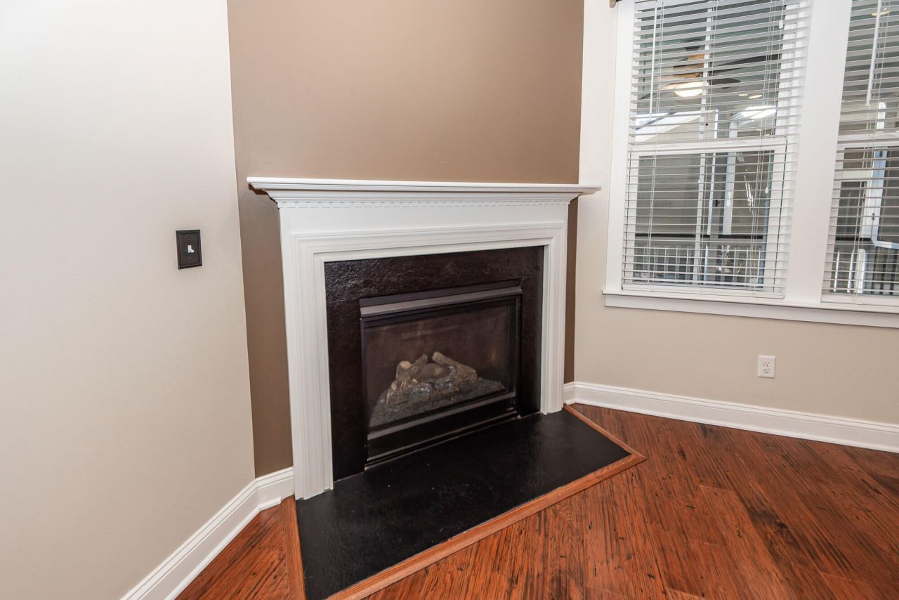 111 Hemlock Street Photo 24