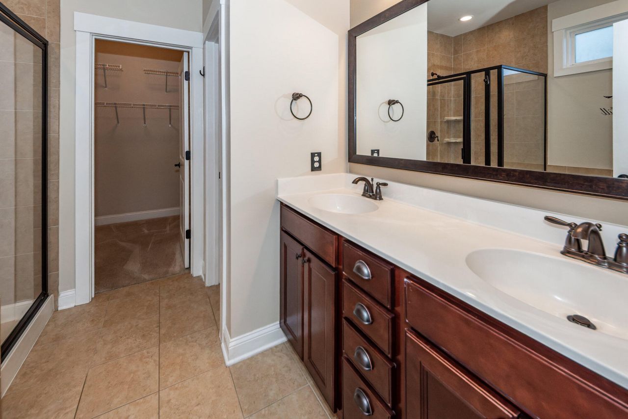 111 Hemlock Street Photo 30