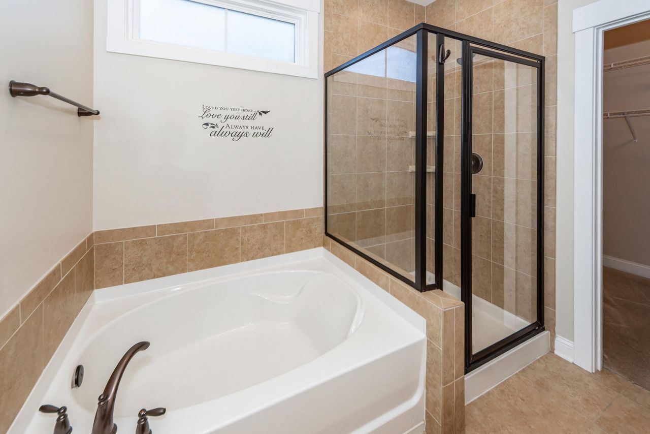 111 Hemlock Street Photo 31