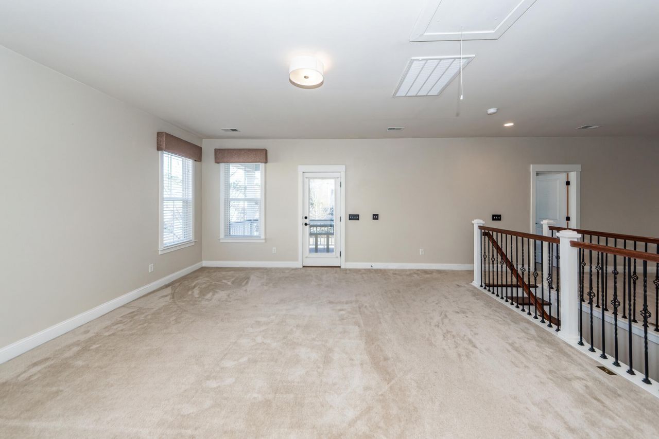 111 Hemlock Street Photo 35