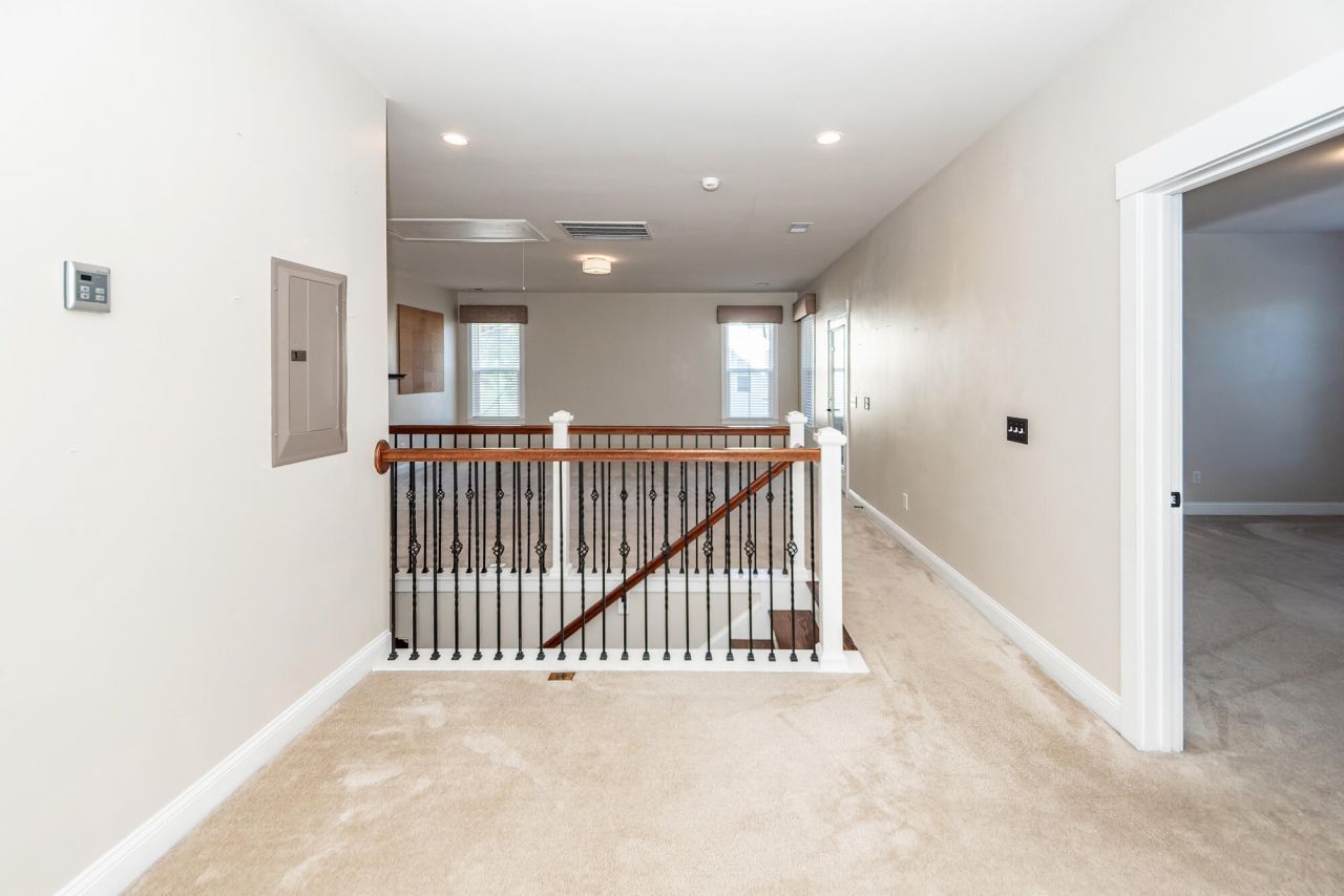 111 Hemlock Street Photo 38