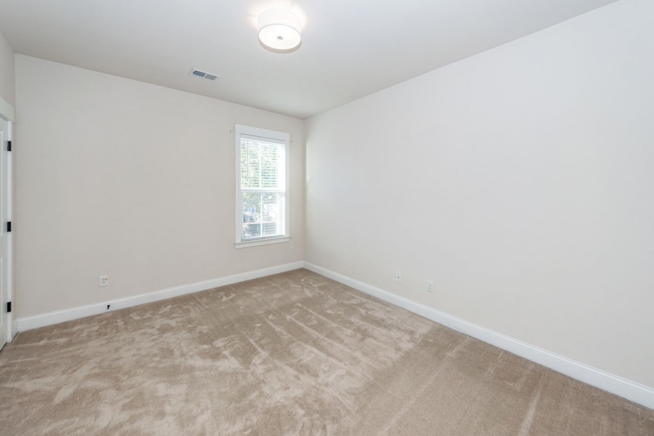 111 Hemlock Street Photo 45