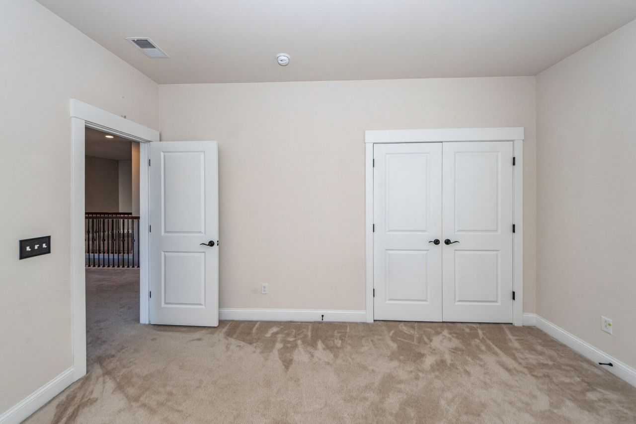 111 Hemlock Street Photo 46