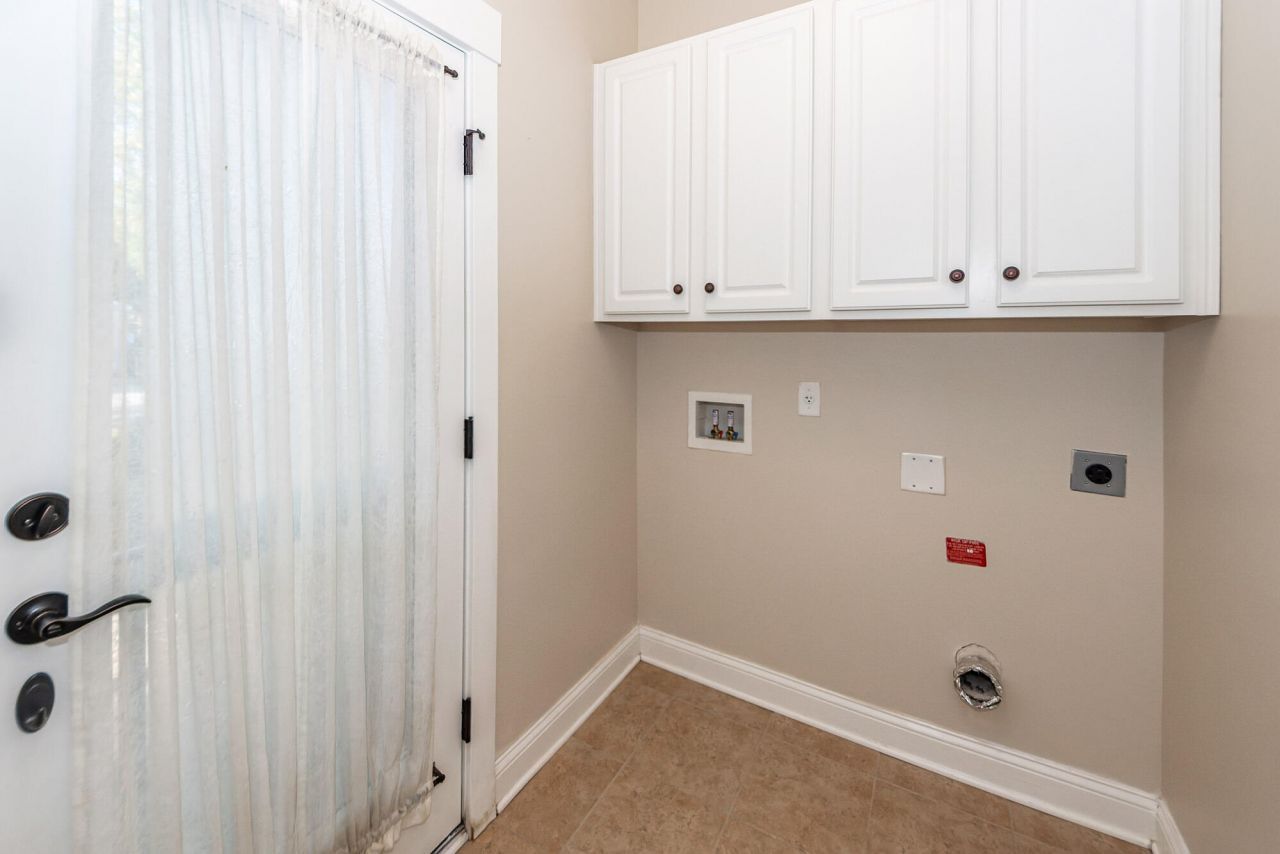 111 Hemlock Street Photo 53