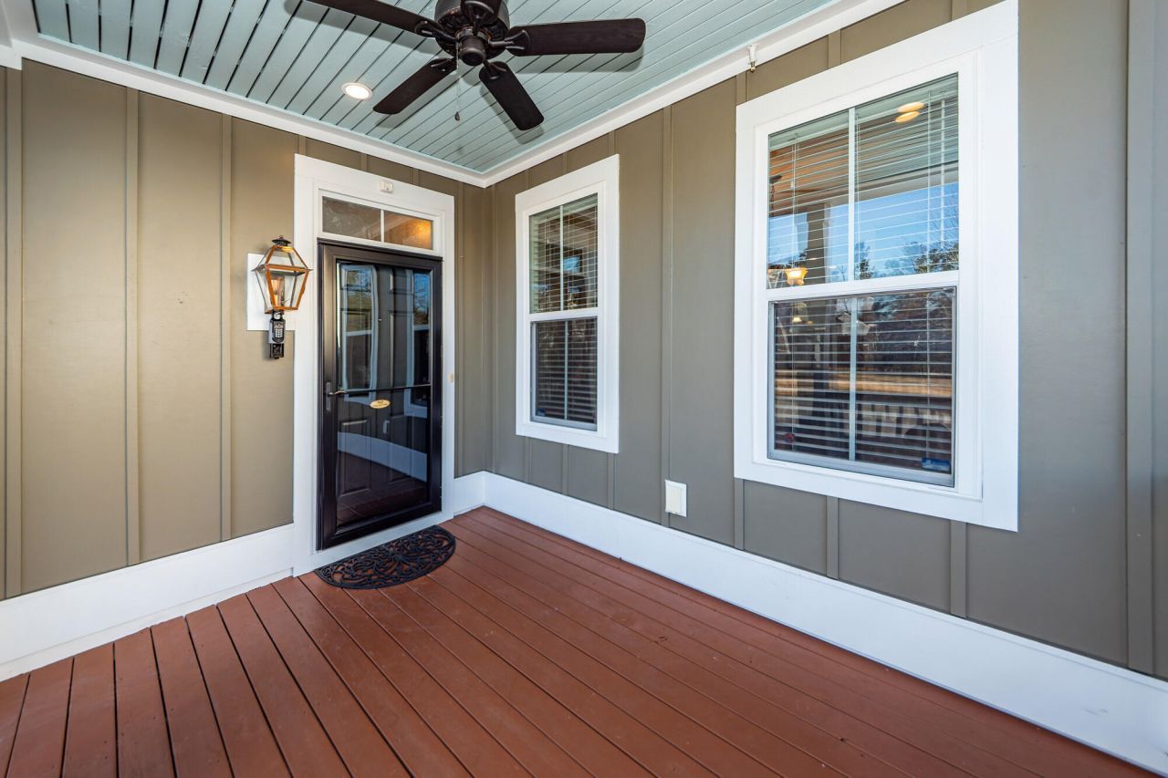 111 Hemlock Street Photo 8