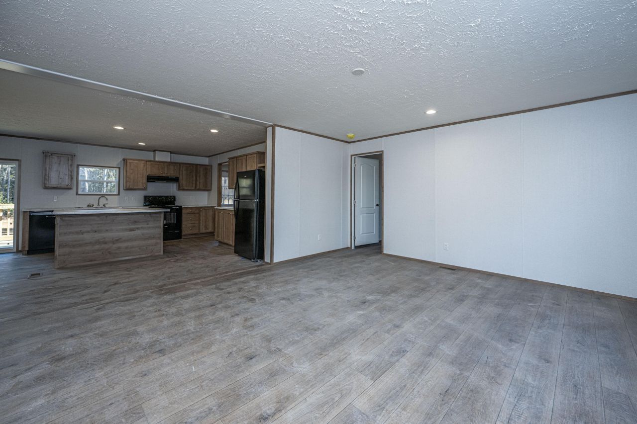 2896 Harristown Road Photo 10