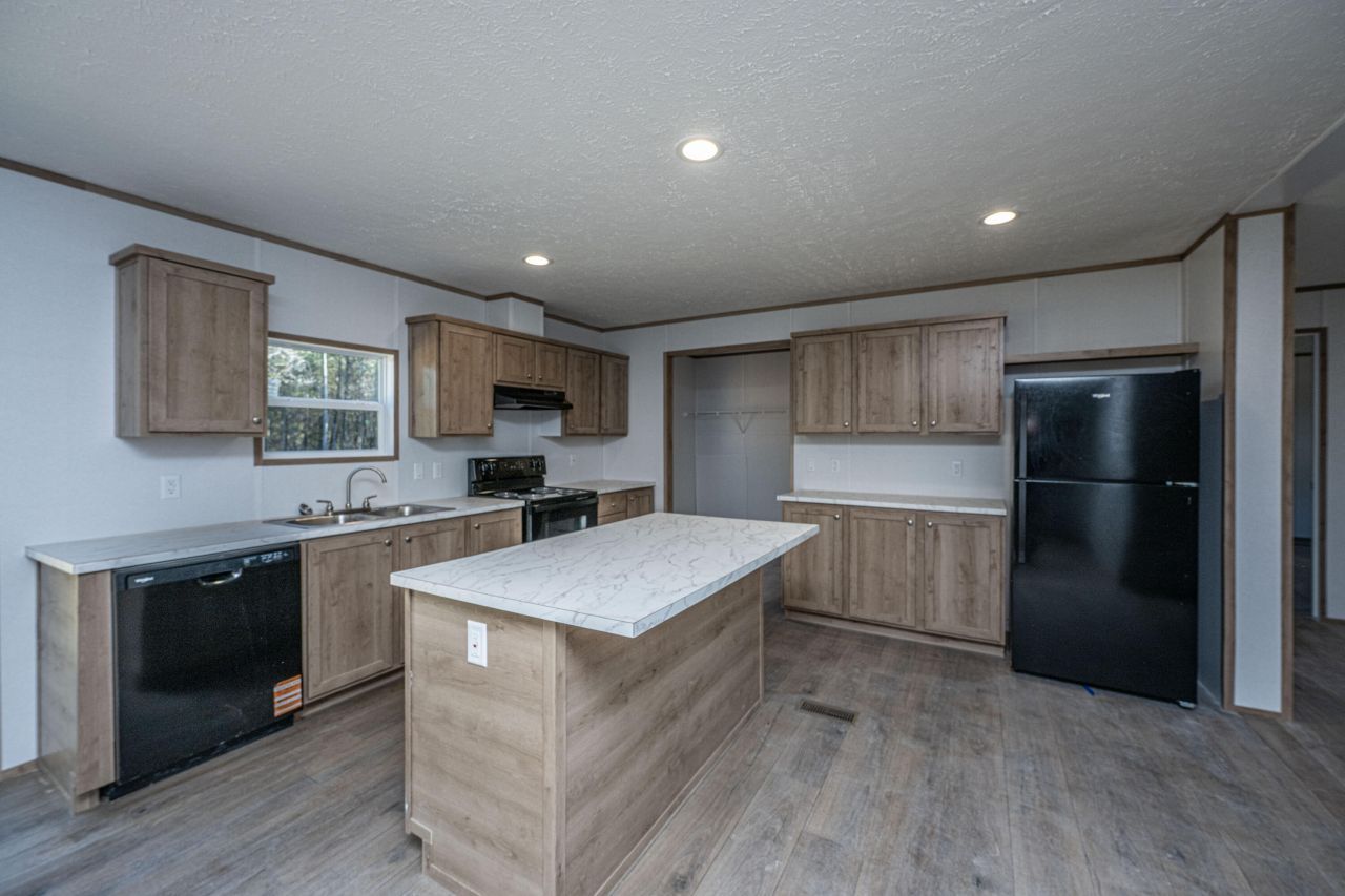 2896 Harristown Road Photo 12