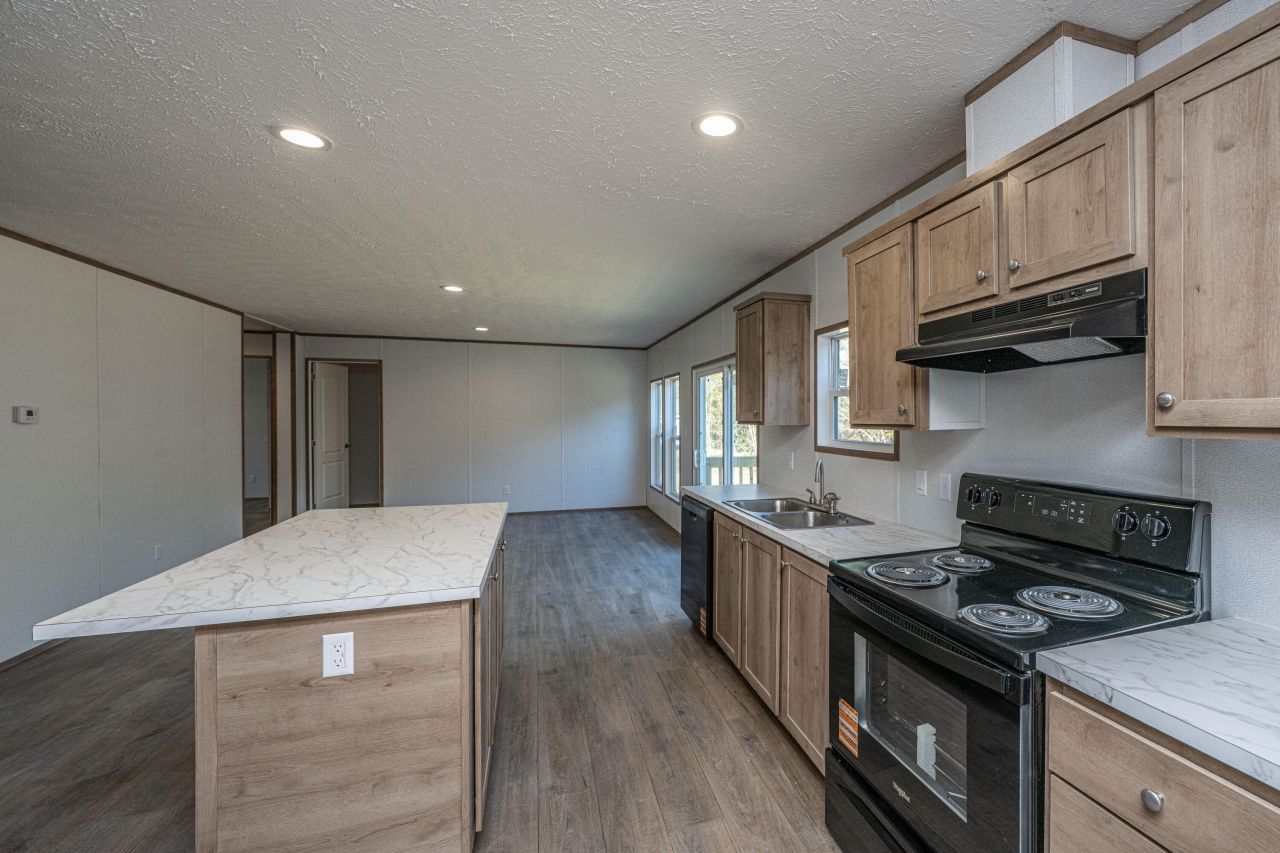 2896 Harristown Road Photo 13