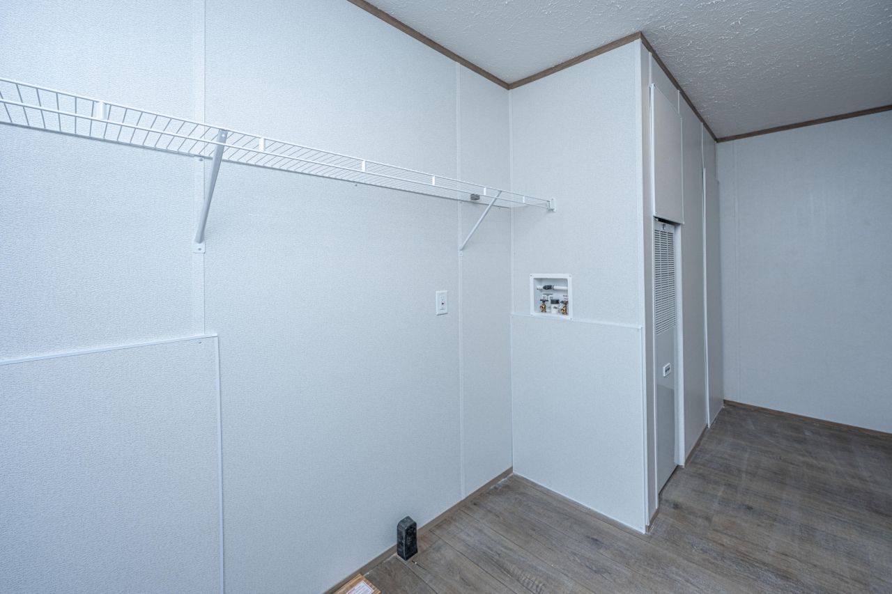 2896 Harristown Road Photo 23