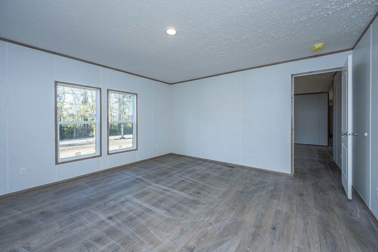 2896 Harristown Road Photo 25