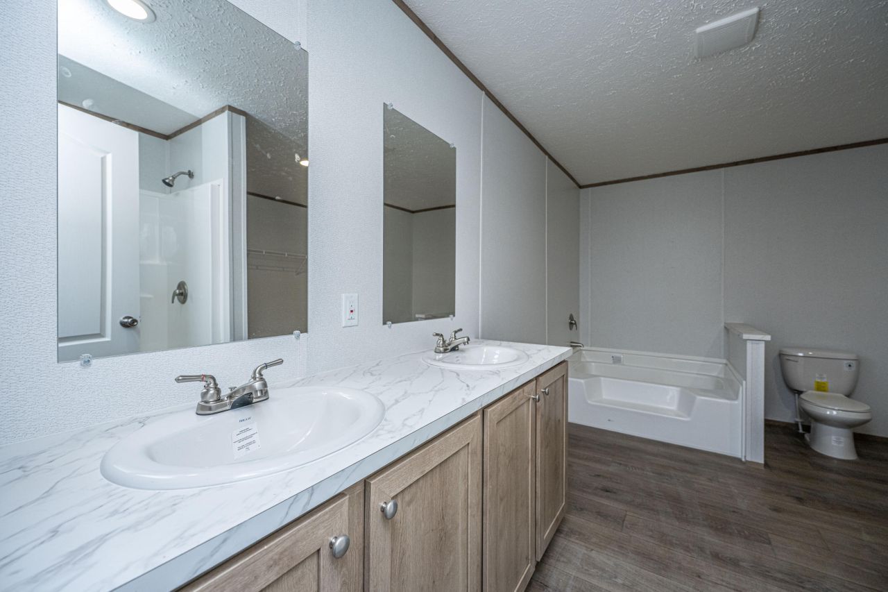 2896 Harristown Road Photo 27