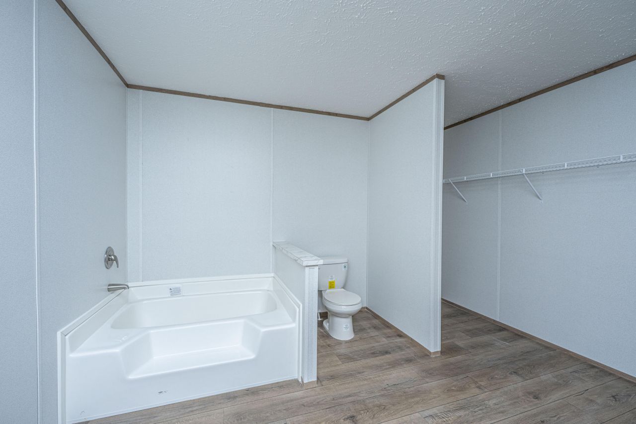 2896 Harristown Road Photo 28