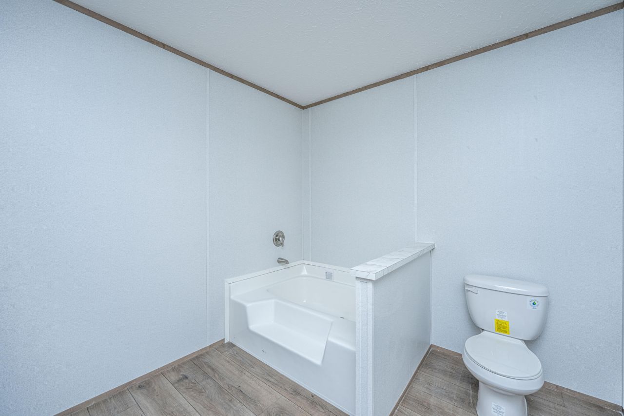 2896 Harristown Road Photo 31