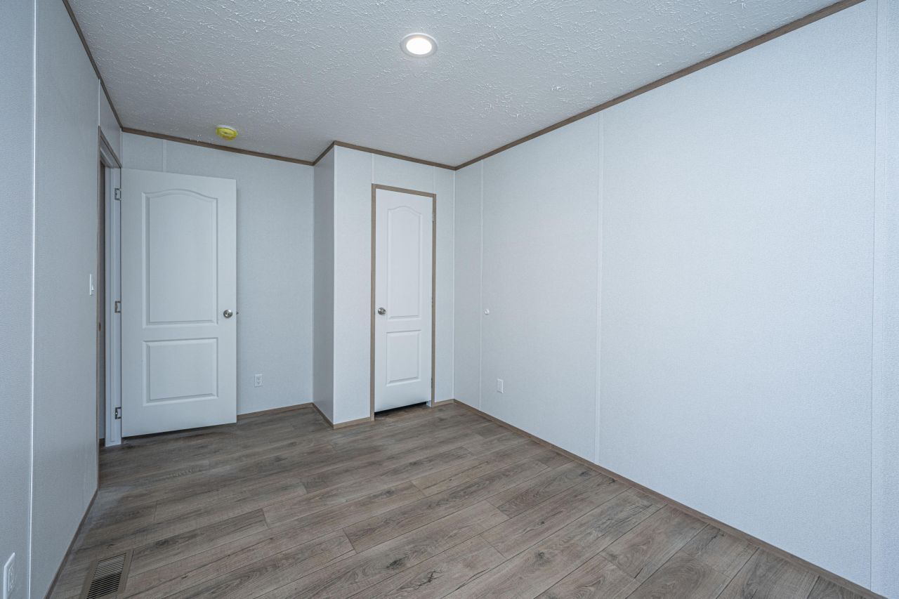 2896 Harristown Road Photo 43