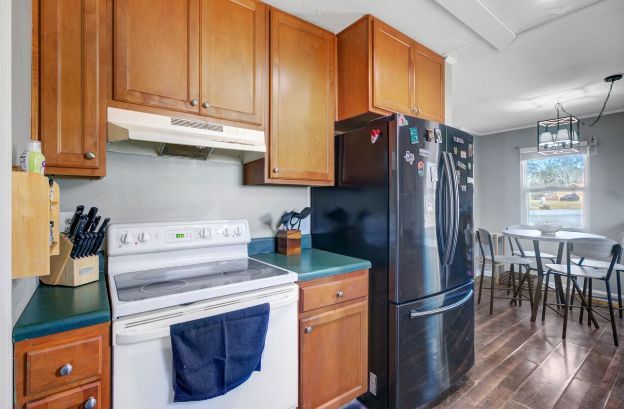 100 John Court Photo 15