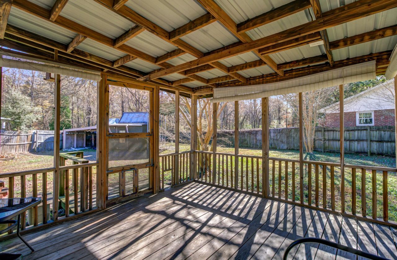 100 John Court Photo 23