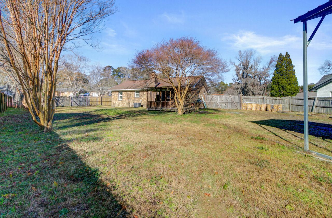 100 John Court Photo 28