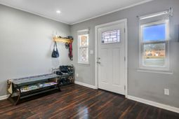 100 John Court photo 4