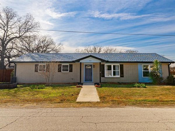 302 E Washington Street, Alvord, TX 76225