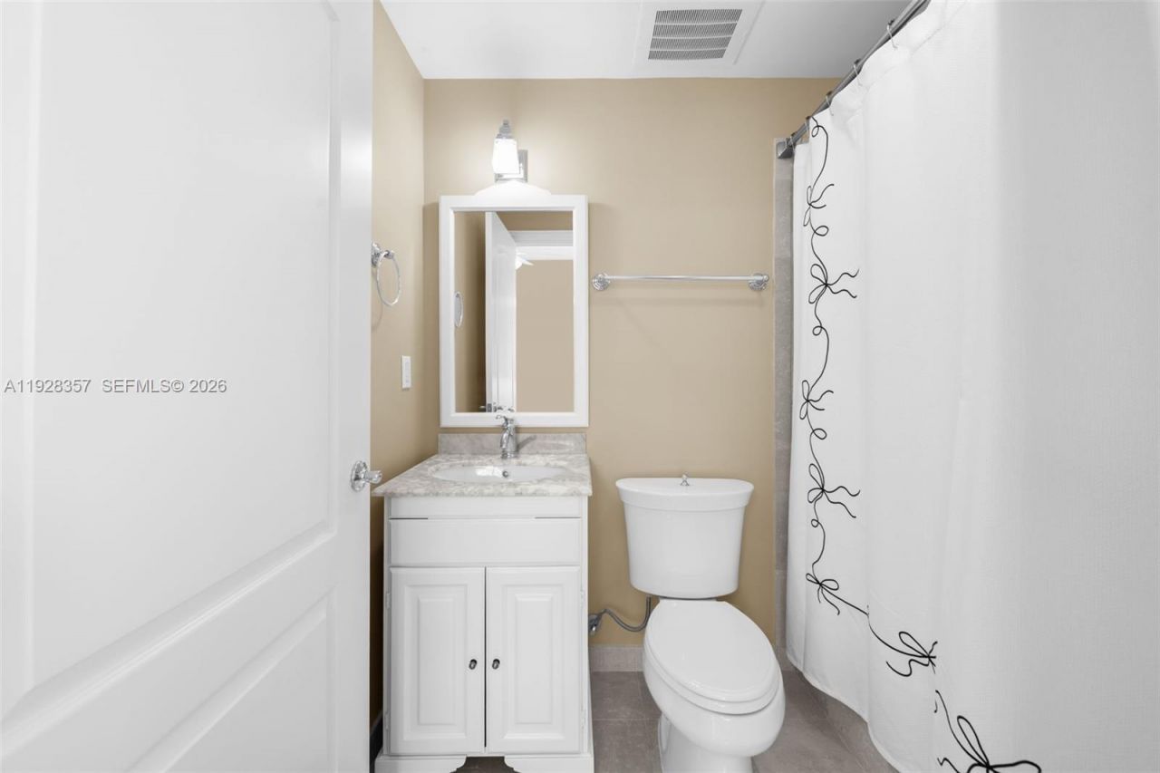 110 Hendricks Isle , Unit 10, Fort Lauderdale, FL 33301 Photo