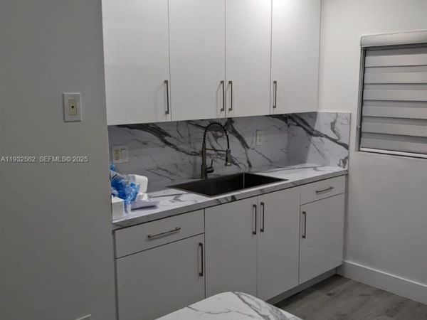 7956 W 29th Ln, Unit 201-5, Hialeah, FL 33018