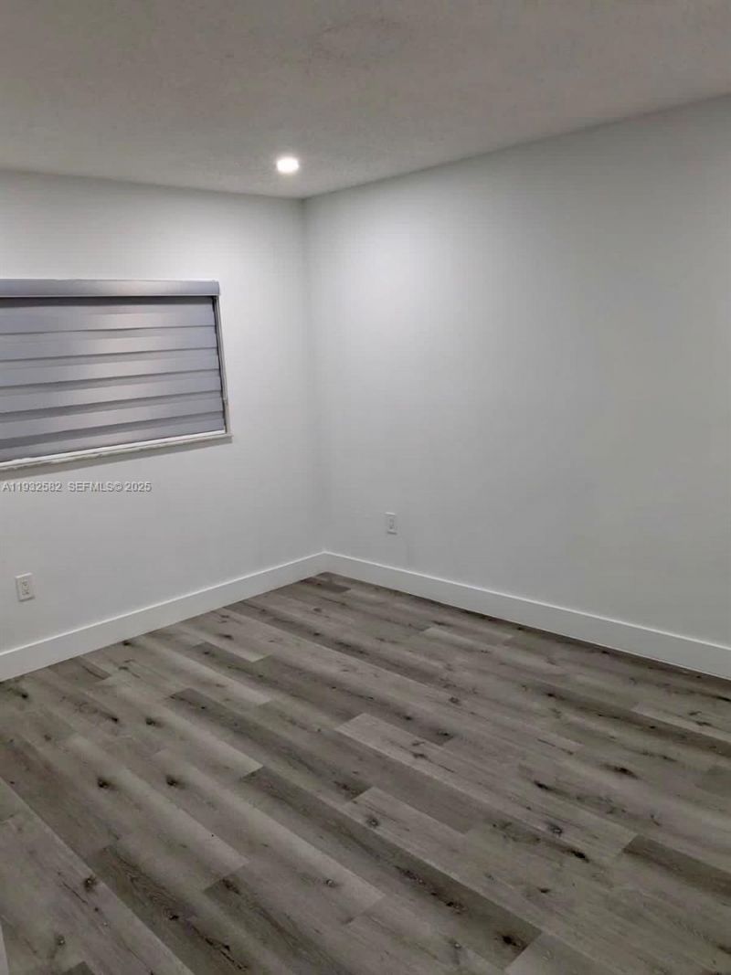 7956 W 29th Ln, Unit 201-5, Hialeah, FL 33018 Photo