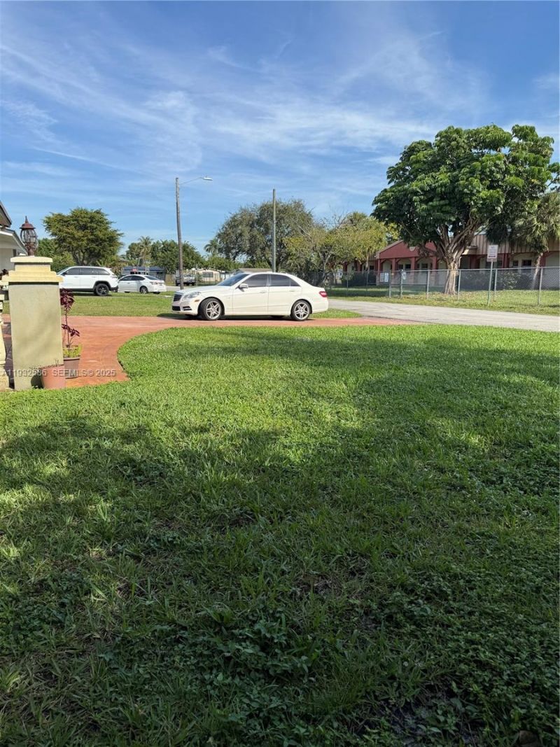 2706 Montego Dr, Miramar, FL 33023 Photo