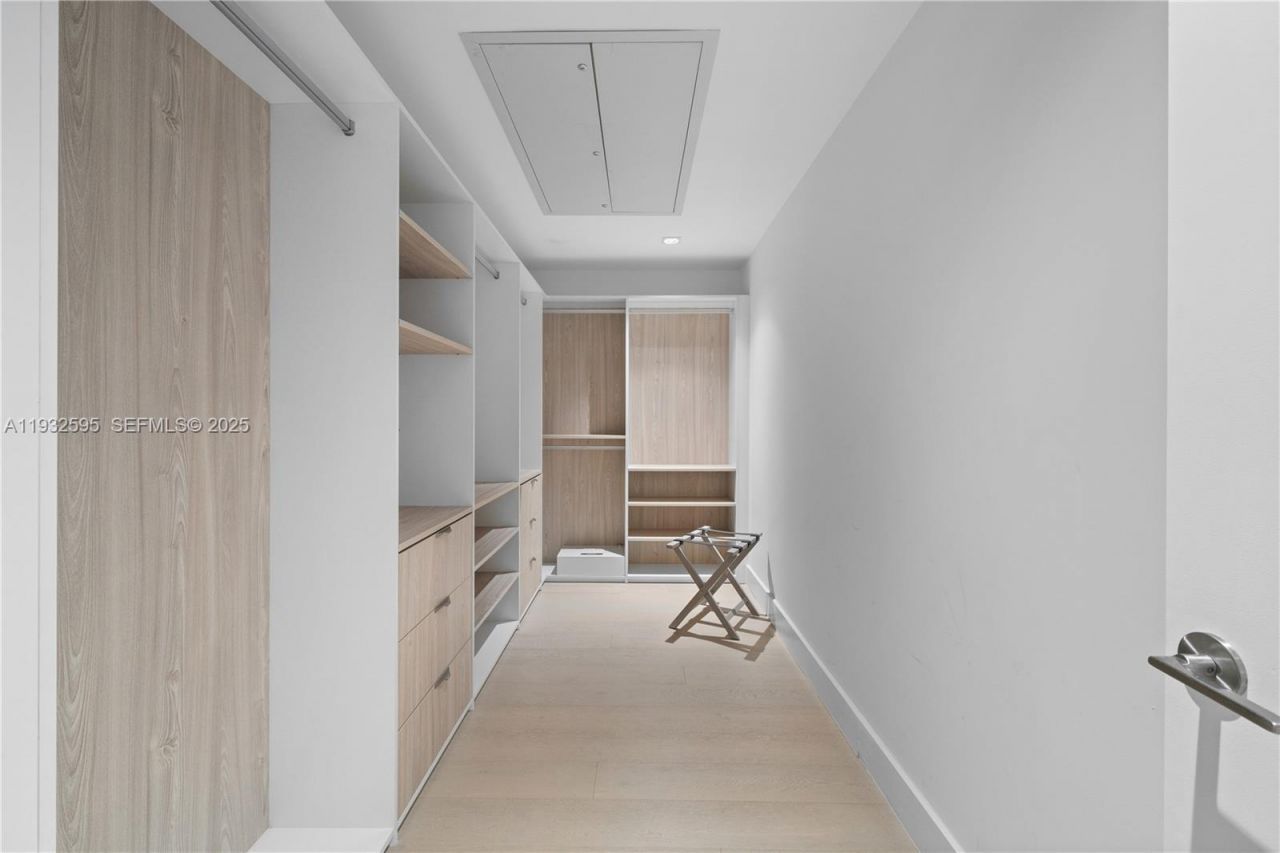 102 24th St, Unit PH-1706, Miami Beach, FL 33139 Photo