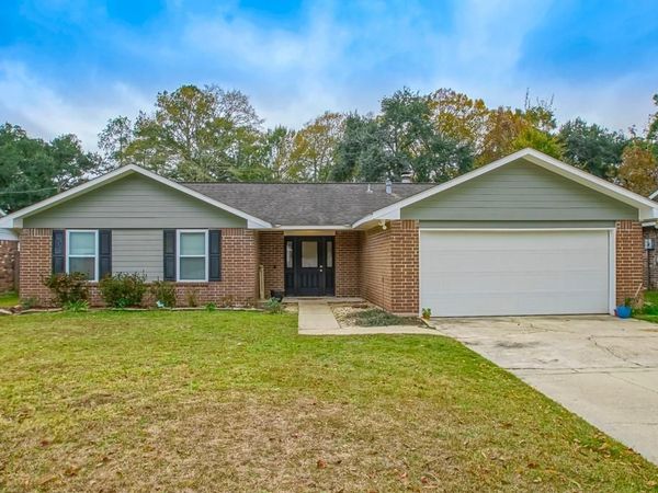 313 LAKE ERIE Drive, Slidell, LA 70461
