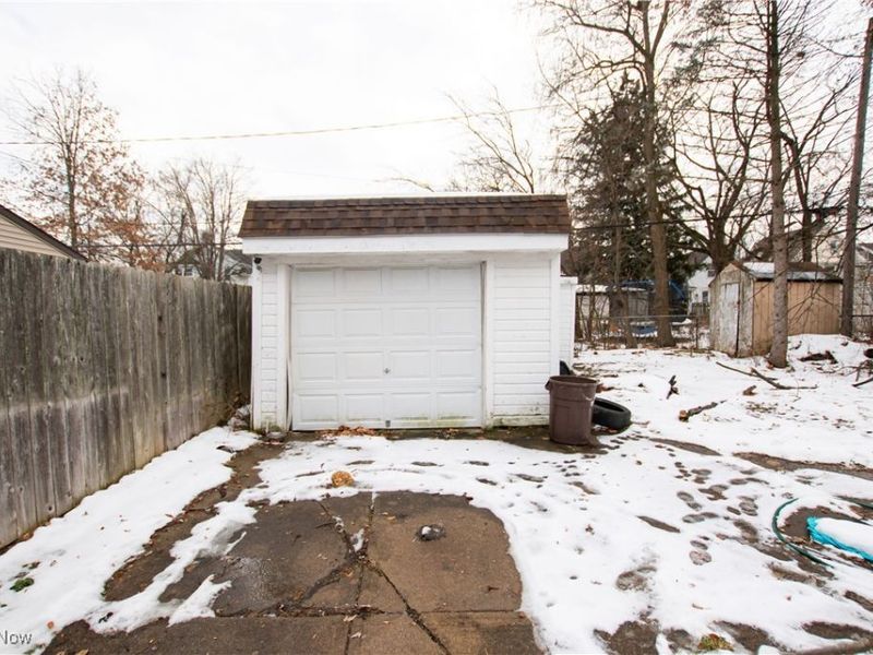 16909 Truax Avenue, Cleveland, OH 44111 Photo 27