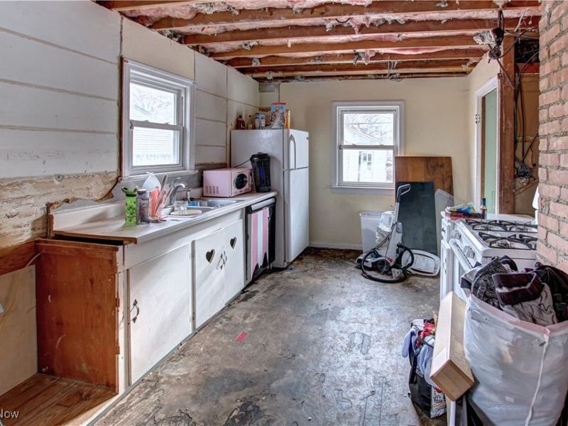 16909 Truax Avenue, Cleveland, OH 44111 Photo 7