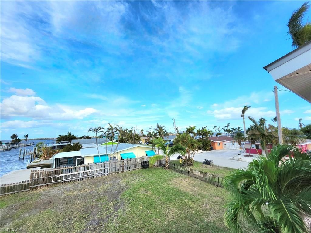 2596 Bayshore Dr, Matlacha, FL 33993 Photo