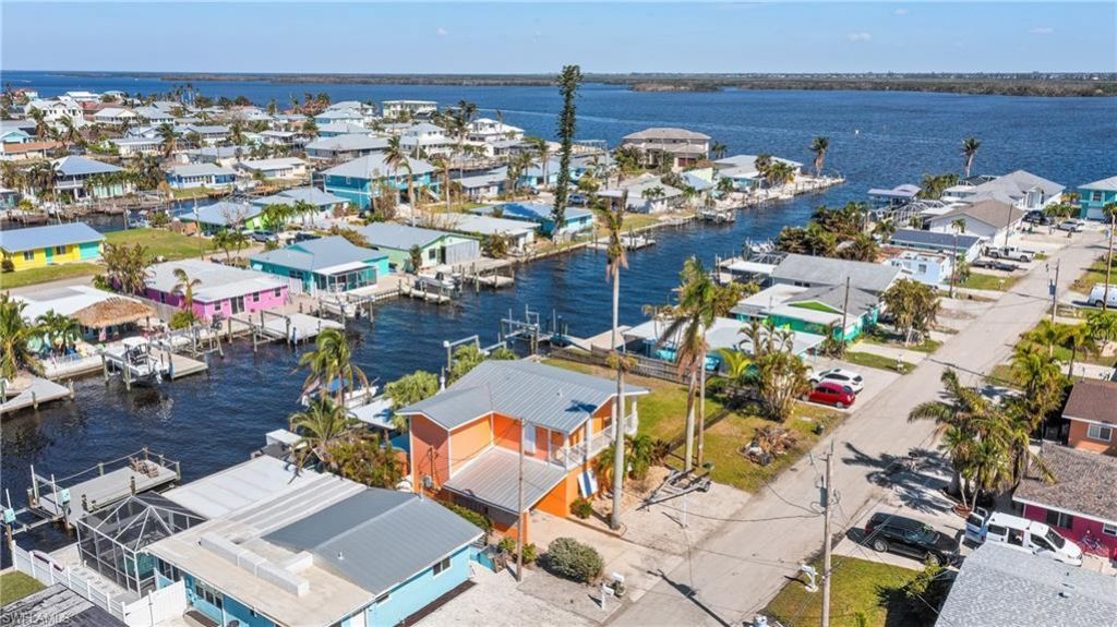 2596 Bayshore Dr, Matlacha, FL 33993 Photo