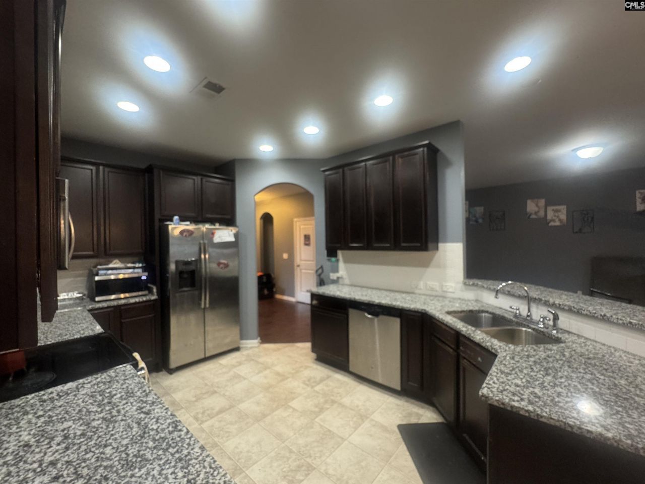 37 Leatherwood Drive Photo 4