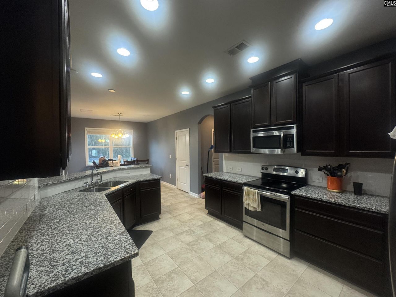 37 Leatherwood Drive Photo 5