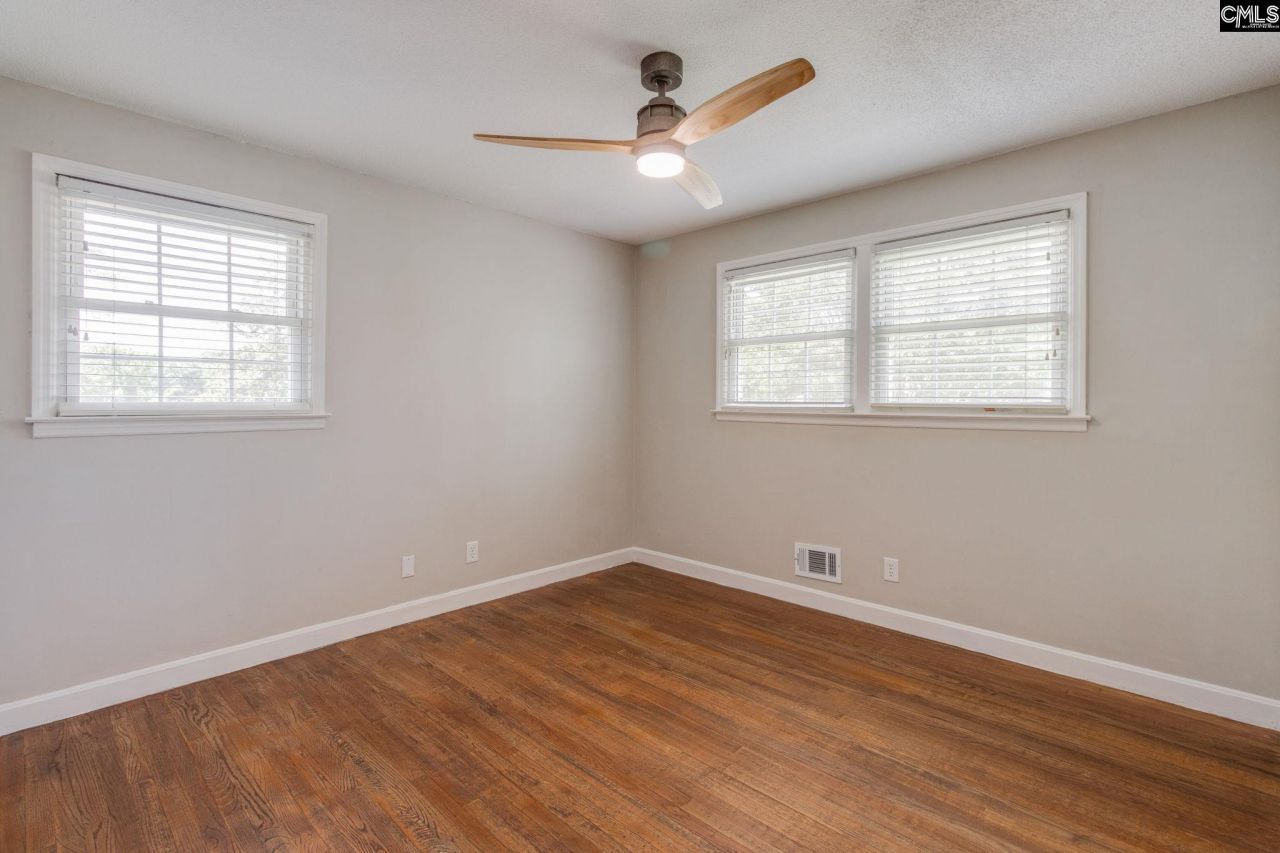 4214 Grand Street  Photo 17