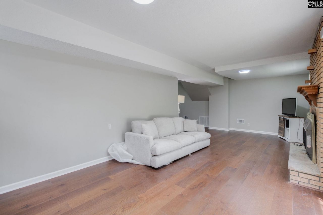 4214 Grand Street  Photo 26