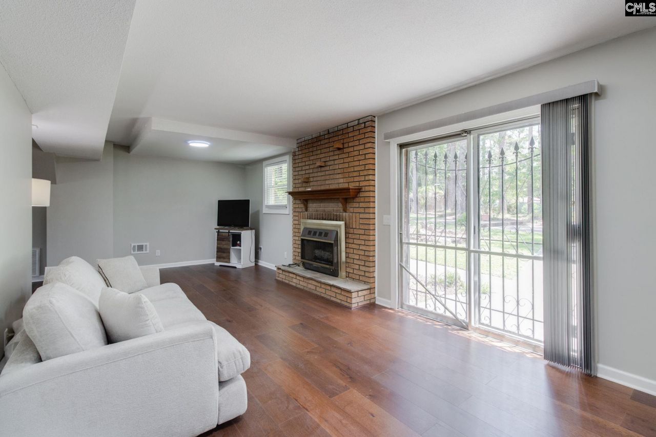 4214 Grand Street  Photo 27