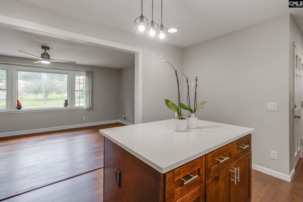 4214 Grand Street  Photo 5