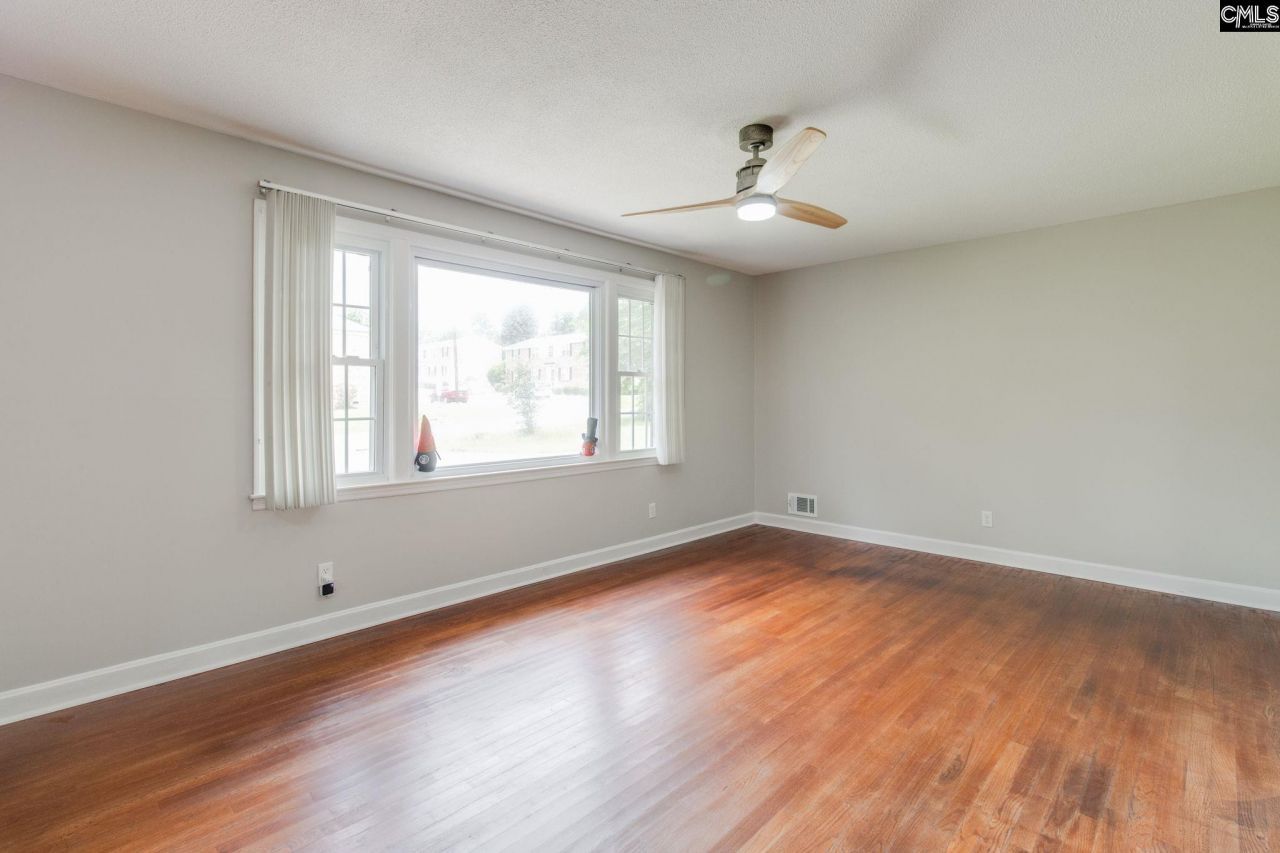 4214 Grand Street  Photo 7