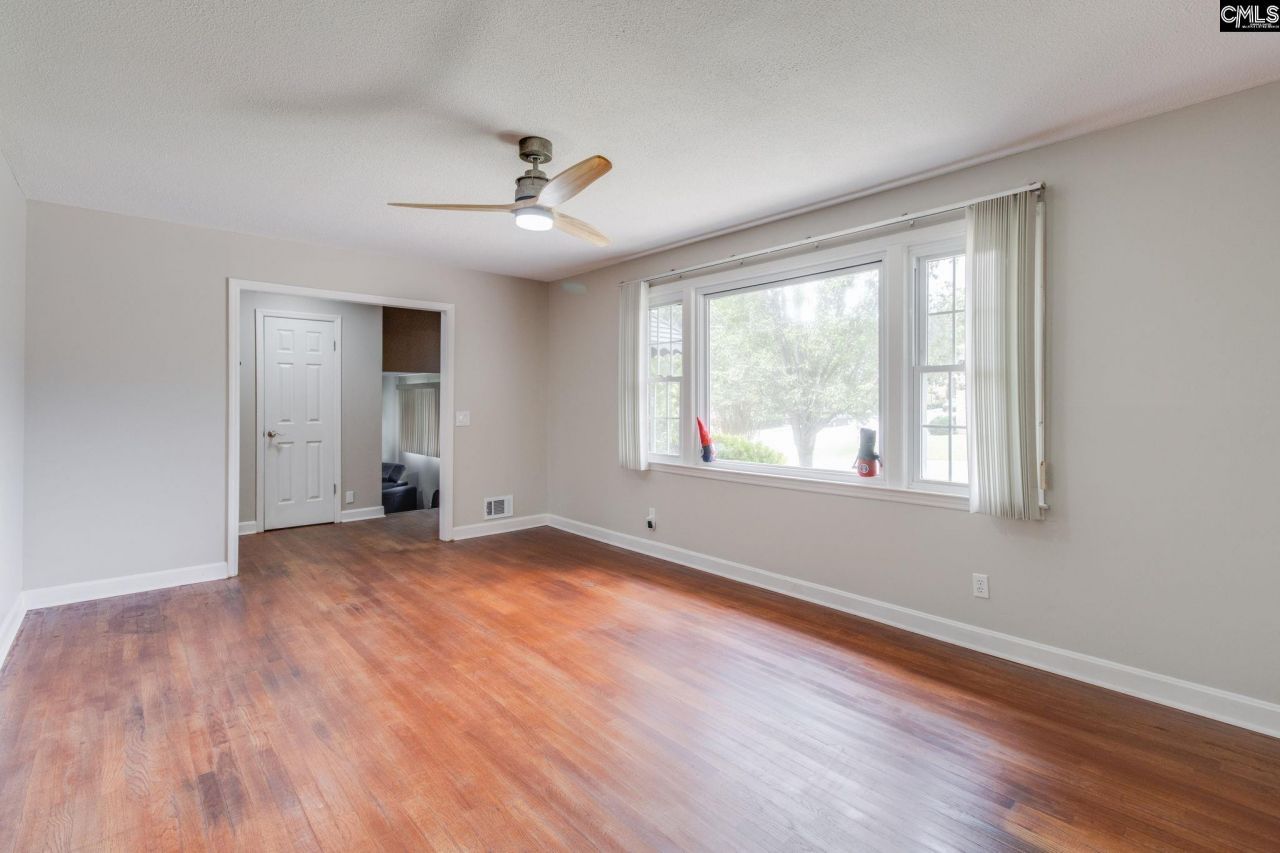 4214 Grand Street  Photo 8