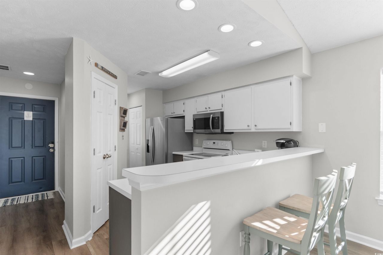 602 Waterway Village Blvd. Photo 8